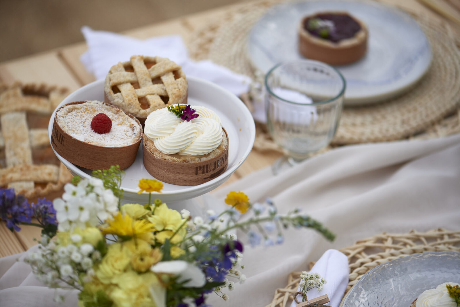 FUNDRAISING Pie Junkie, Giving back to the community