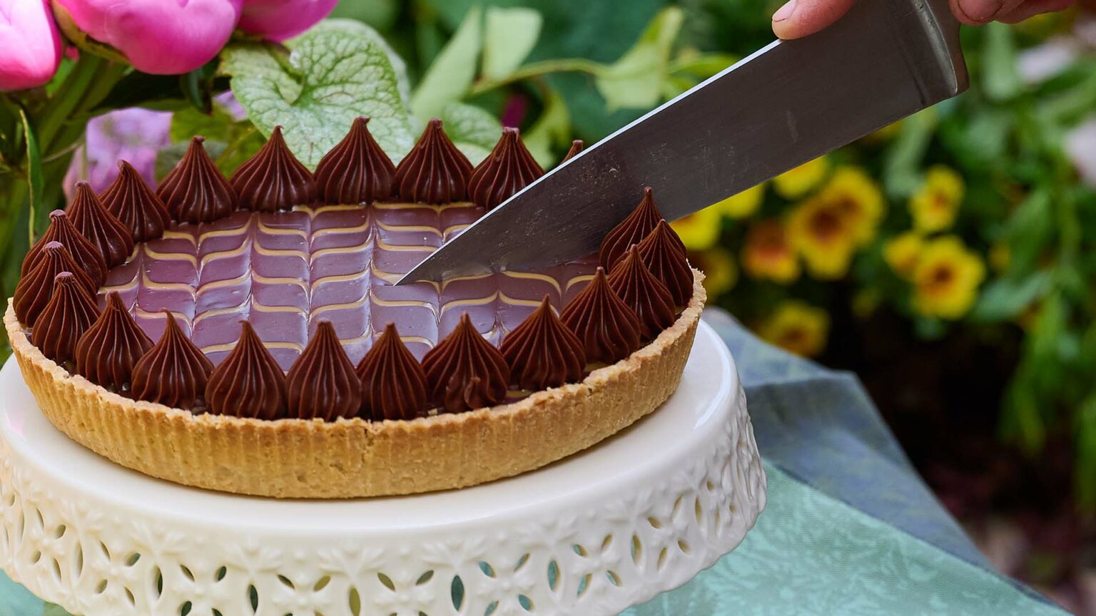 FUNDRAISING Pie Junkie, Giving back to the community